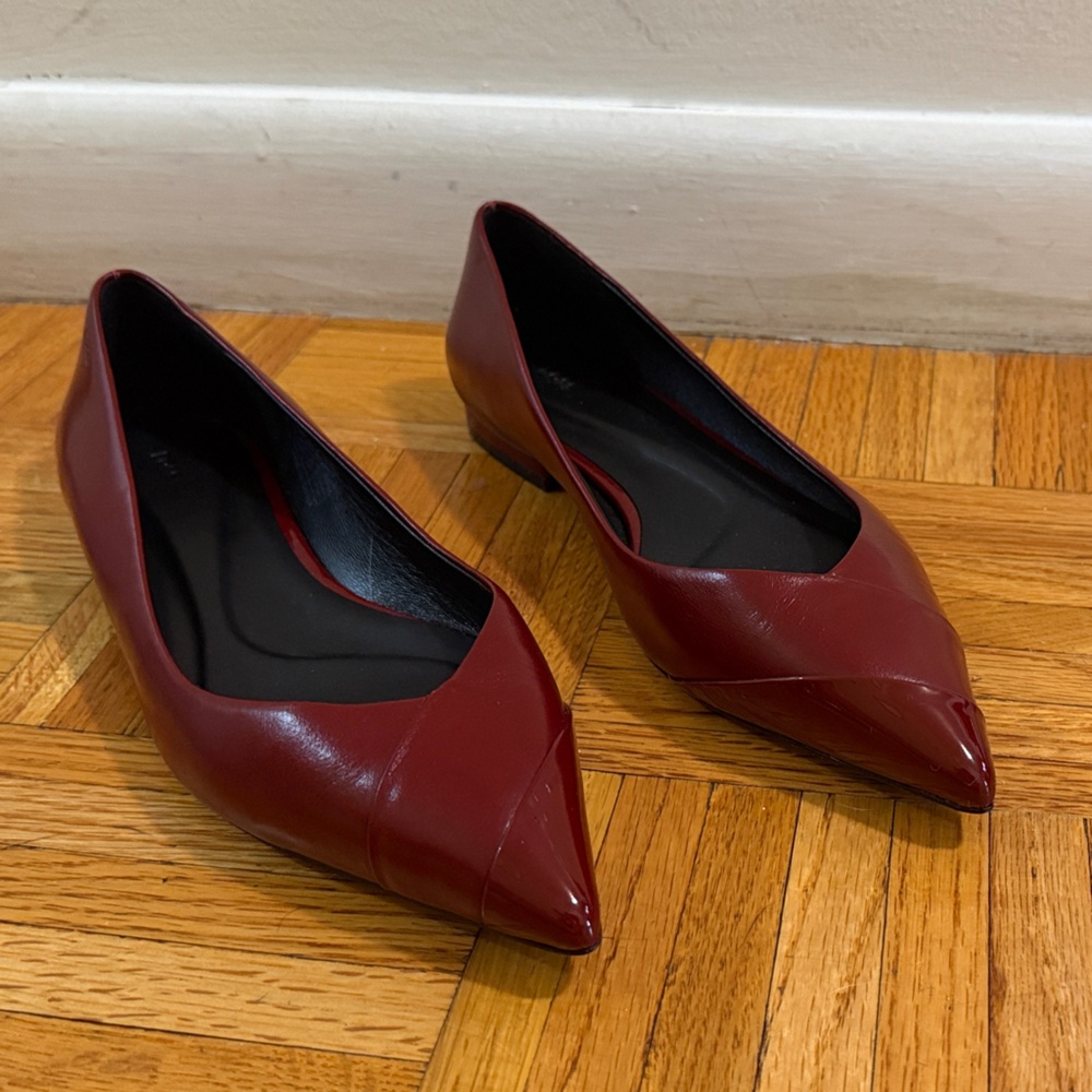 Hugo Boss Pointed Toe Pumps in Burgundy Red